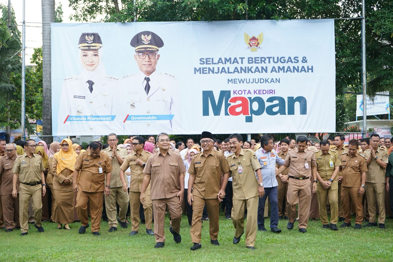 Pimpin Apel Perdana, Gus Qowim Ajak ASN Satukan Tekad Wujudkan Kota Kediri MAPAN