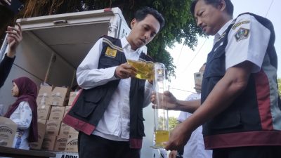 Tim Gabungan Blitar Pastikan Takaran Minyak Kita, Ini Hasilnya