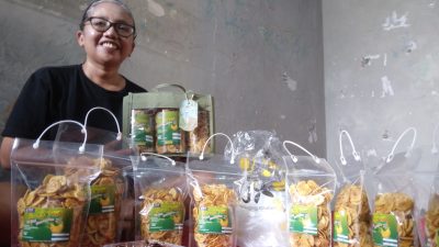 Reni Setyowarni, Produsen Criping Pisang Banjir Pesanan saat Lebaran Omzet Tembus Rp 25 Juta, Diminati PMI di Hongkong