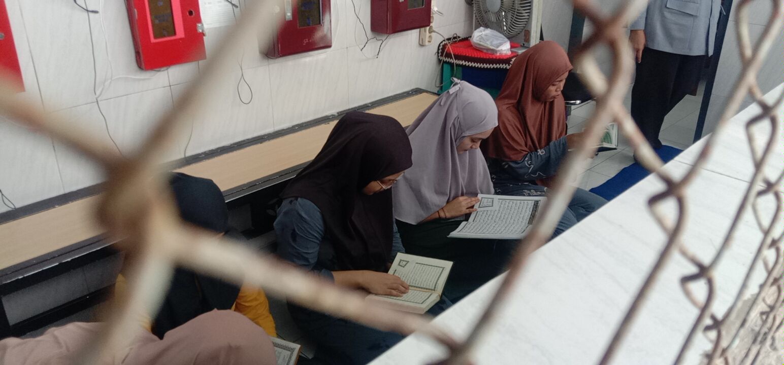 Ramadan di Balik Jeruji: Semangat Warga Binaan Lapas Blitar Mengkhatamkan Alquran