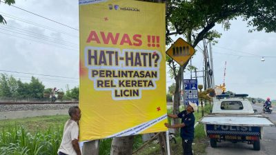 Polres Nganjuk Pasang Rambu Peringatan di Jalur Mudik, Antisipasi Kecelakaan dan Kemacetan