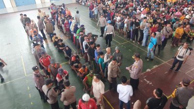 Showroom Kcunk Motor Bagikan Zakat Mal untuk 2.000 Warga Tulungagung