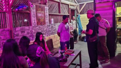 Patroli Ramadan! Satpol PP Tertibkan Kafe Karaoke yang Masih Beroperasi