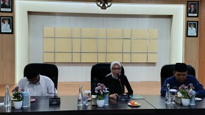 Vinanda saat memberikan sambutan dalam kegiatan buka bersama insan media di Kota Kediri (angga)