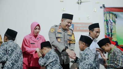 Pererat Silaturahmi, Polres Jombang Salurkan Bantuan ke Santri dan Anak Yatim