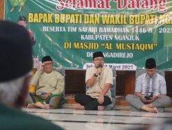 Wabup Nganjuk Safari Ramadan di Masjid Al-Mustaqim, Serahkan Santunan dan Perkuat Silaturahmi