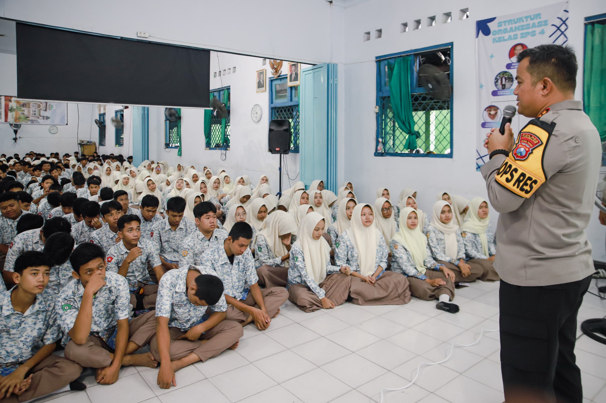 Cegah Bullying! Kapolres Jombang Edukasi Siswa SMAN 1 Tentang Pergaulan Sehat