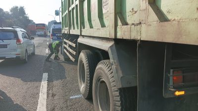 Kecelakaan Tragis Motor vs Truk di Jombang, Dua Nyawa Melayang
