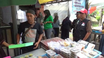 Inspeksi Takjil Ramadan, Dinkes Jombang Temukan Lauk Tak Segar di Pasar
