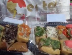 Pentol Topping Warna-warni, Takjil Kekinian yang Hits di Jombang