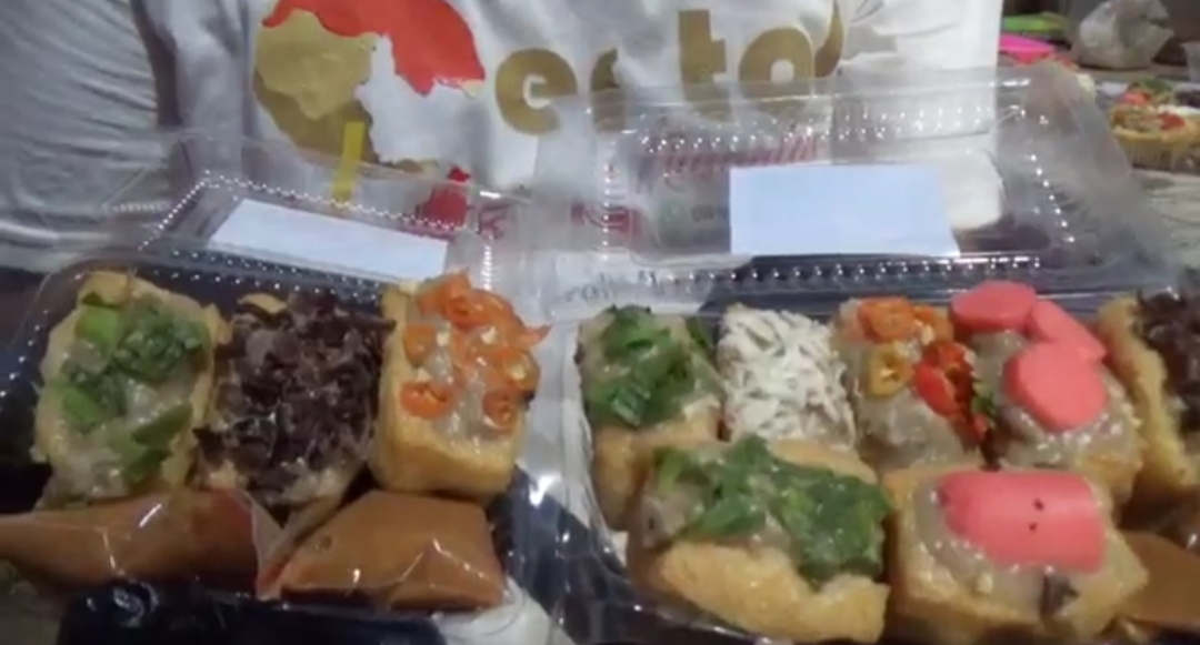 Pentol Topping Warna-warni, Takjil Kekinian yang Hits di Jombang