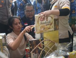Minuman Kedaluwarsa Ditemukan Saat Sidak Swalayan di Kota Kediri, Polisi Lakukan Uji Lab