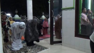Tarawih Kilat di Jombang: 23 Rakaat Rampung dalam 10 Menit