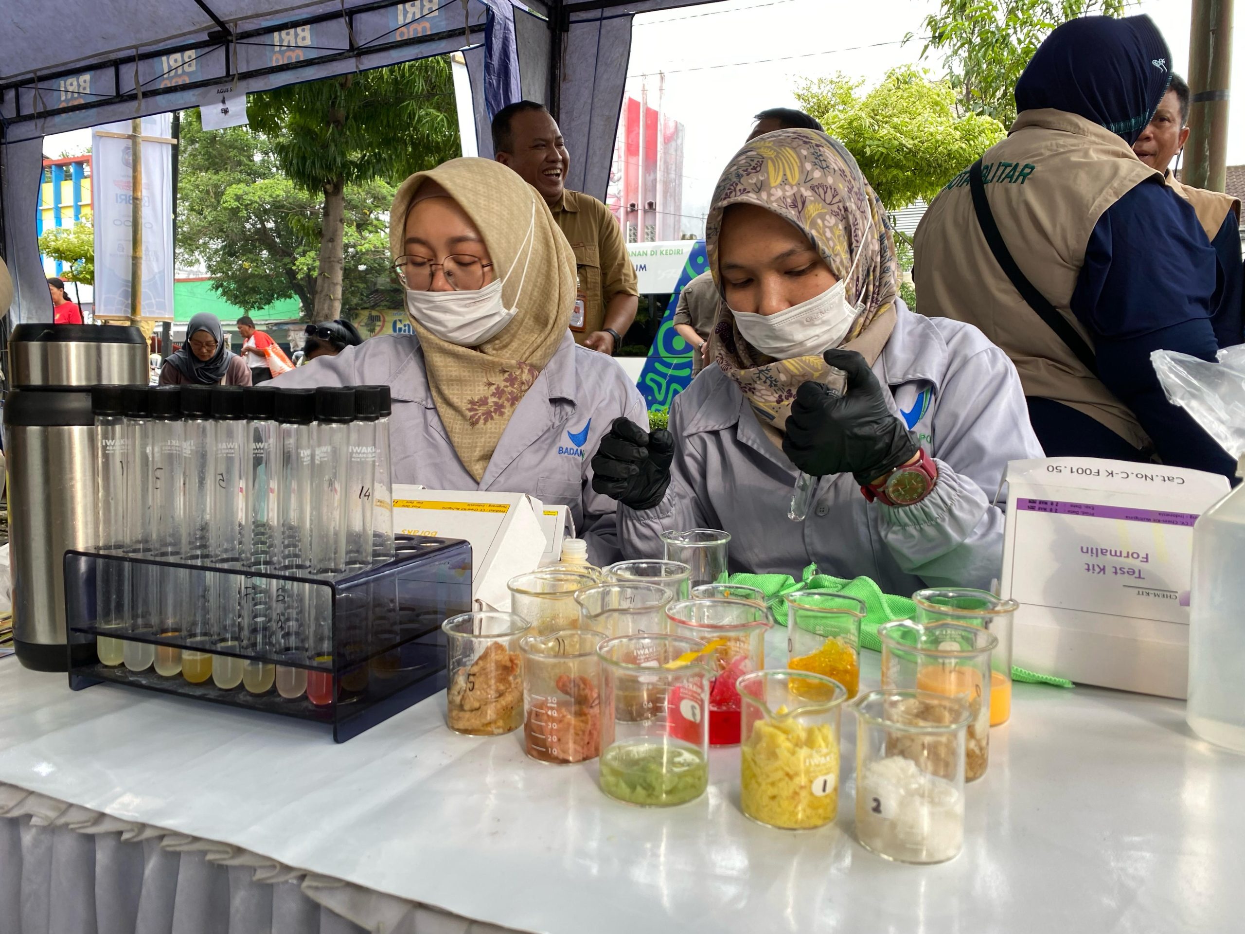 Dinkes-BPOM Sidak Mamin di Pasar Legi, Ini Hasilnya