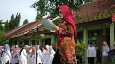 Wabup Dewi Hadiri Ikrar Pelajar di SMK Negeri 1 Ngasem