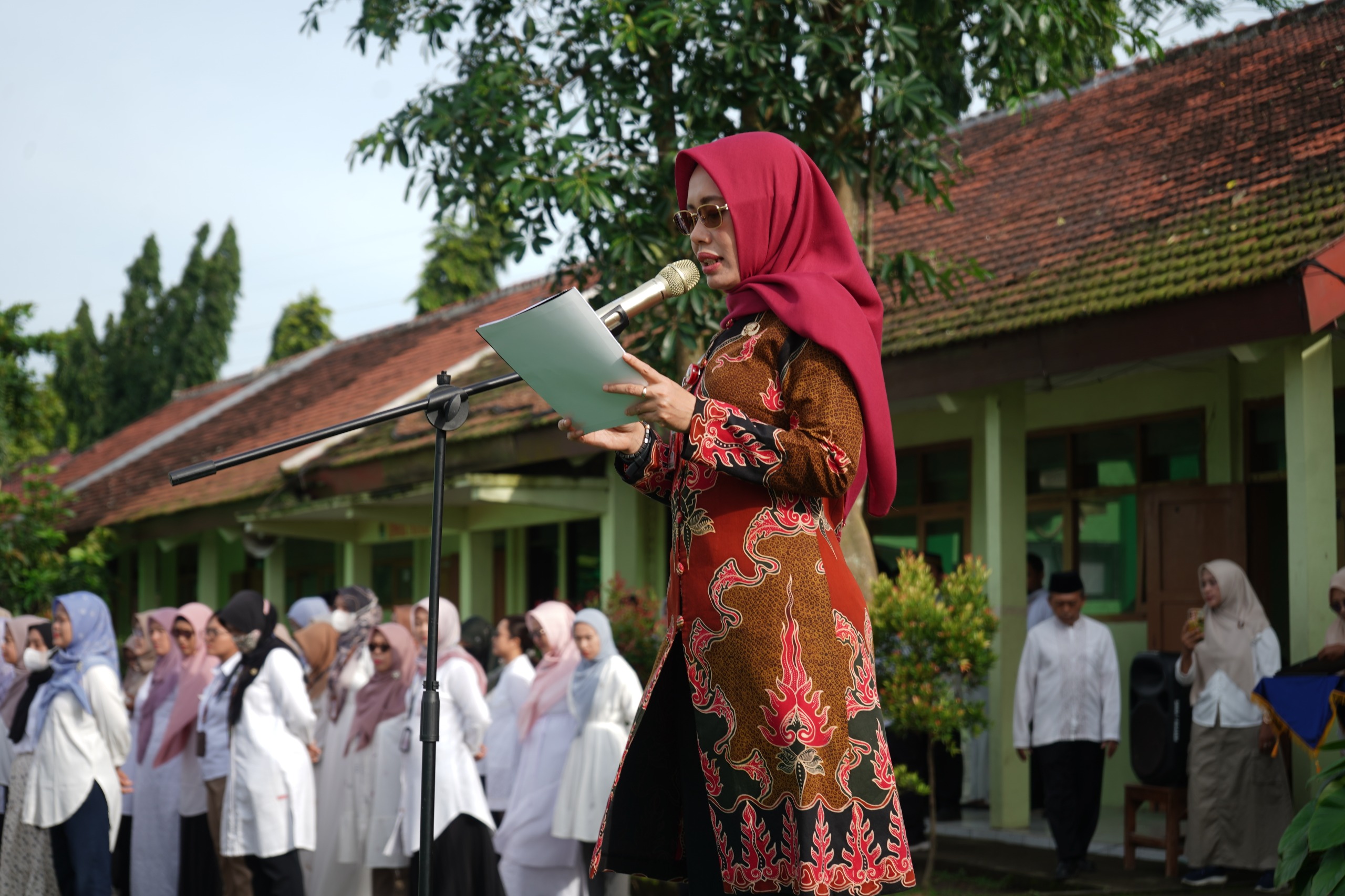 Wabup Dewi Hadiri Ikrar Pelajar di SMK Negeri 1 Ngasem