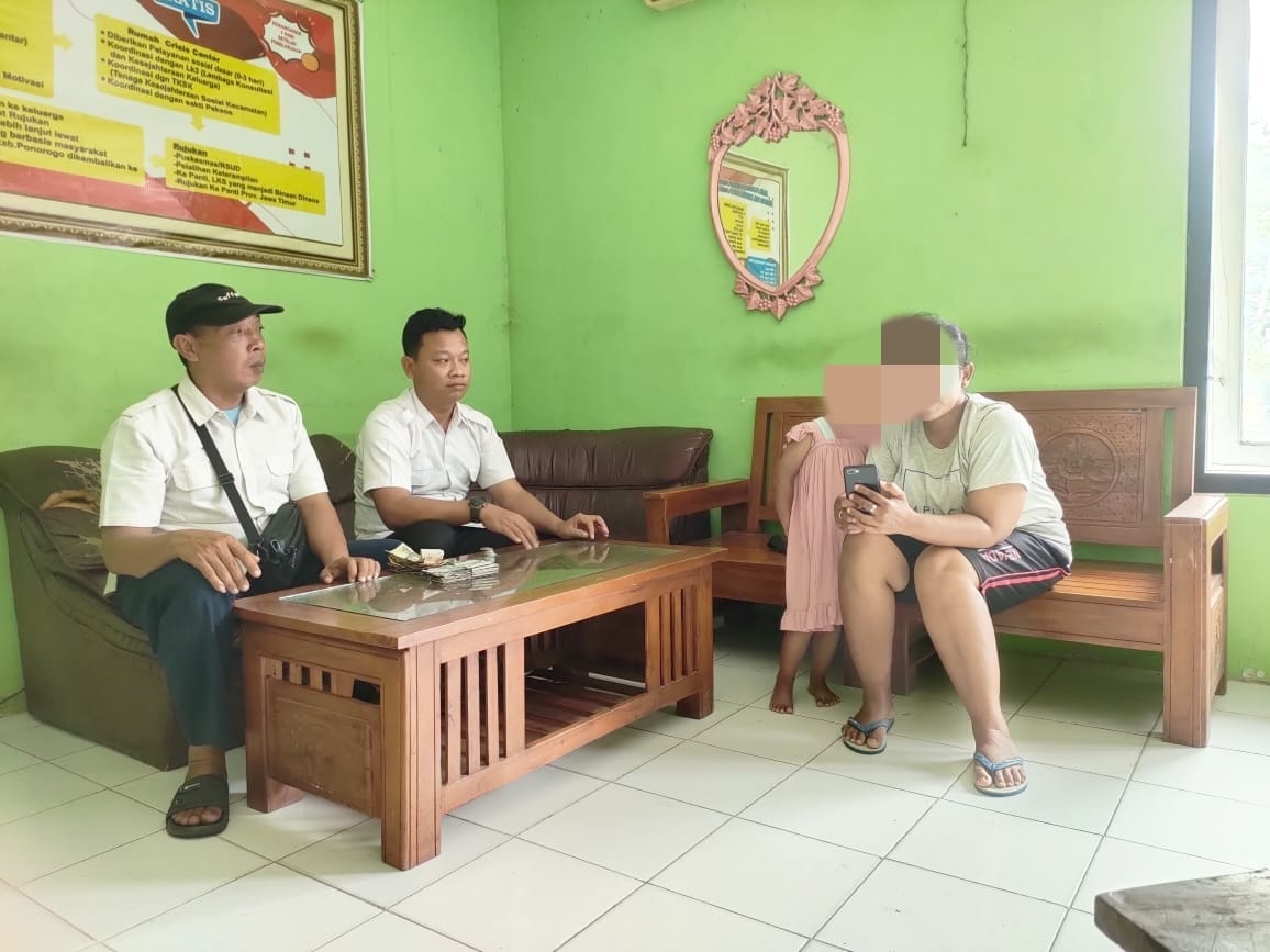 Dinsos Ponorogo Amankan Pengemis Bawa Anak, Raup Rp6 Juta per Bulan