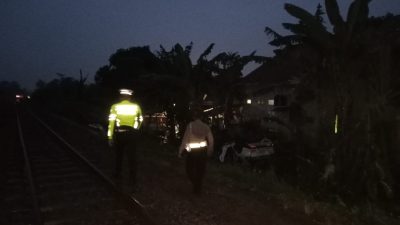 Honda HRV Dihantam Kereta Api Singasari di Blitar, Satu Tewas, Satu Luka