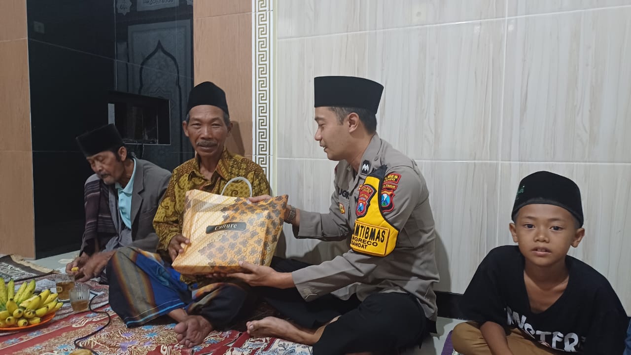 Bhabinkamtibmas Safari Ramadan, Berbaur dengan Warga di Kandat