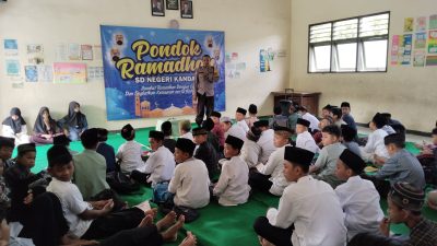 Polsek Kandat Beri Penyuluhan Pencegahan Perundungan di Pondok Ramadan SDN 3 Kandat