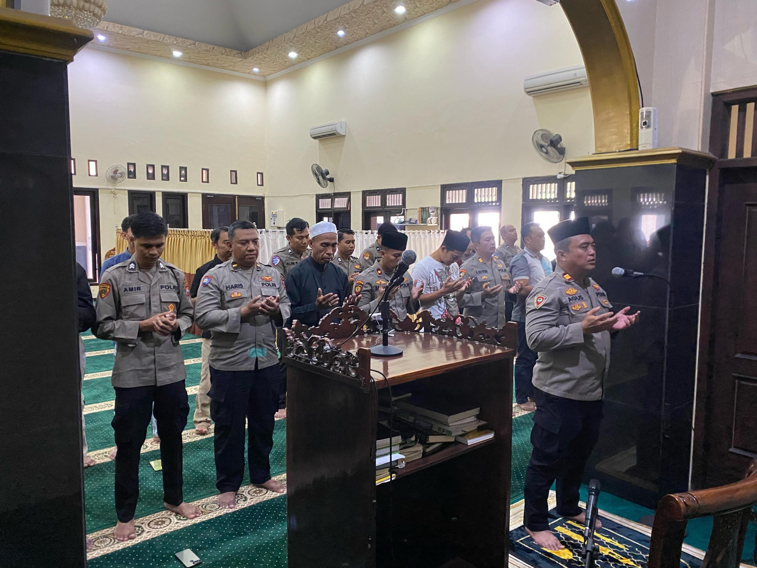 Tiga Anggota Polri Gugur di Way Kanan, Polres Malang Gelar Salat Ghaib