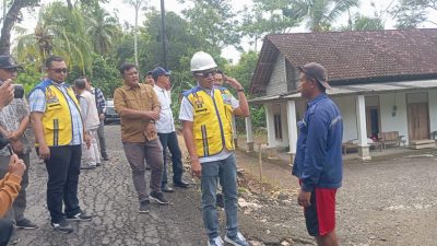 Wabup Blitar Beky Pastikan Perbaikan Jalan di Bakung Rampung Sebelum Lebaran