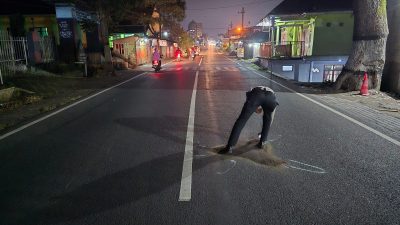 Pejalan Kaki Tewas Ditabrak Motor di Pujon, Pengendara Luka-Luka