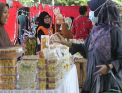 Baru Enam Bulan Berproduksi, Produsen Kue Ini Laris Manis