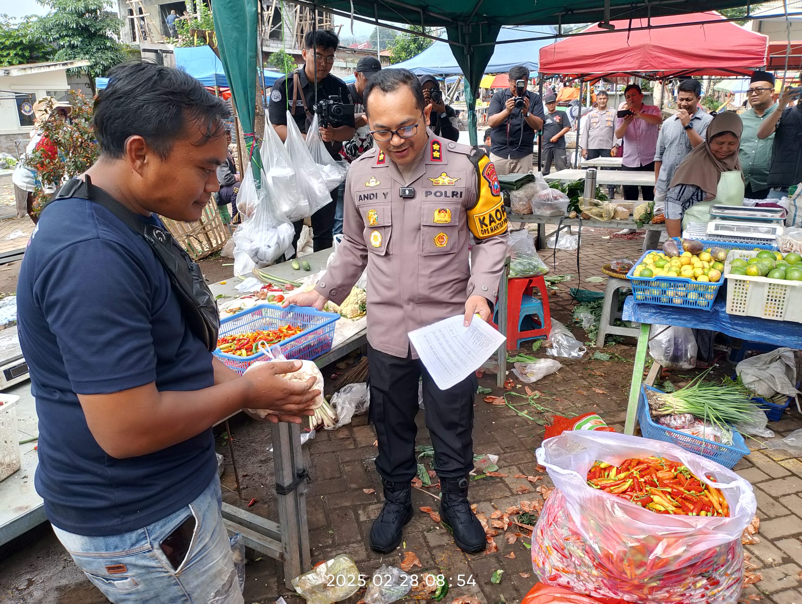 Lebaran Semakin Dekat, Harga Cabai dan Bawang di Kota Batu Justru Turun
