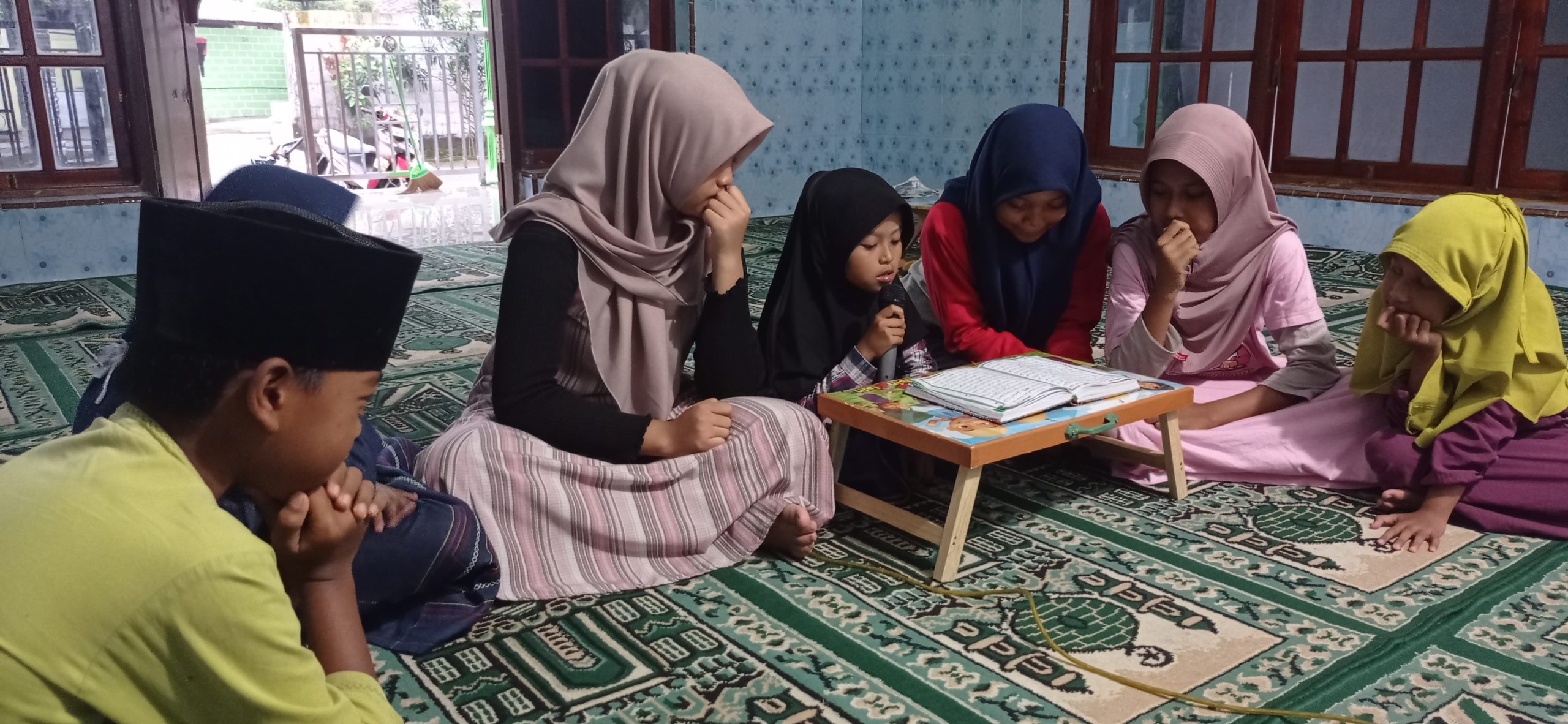 Tadarusan di Masjid Khalimatus Hakim Berlangsung Khidmat, Peserta dari Anak-Anak hingga Lansia