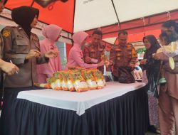 Polres Ponorogo dan Kemala Bhayangkari Gelar Bazar Murah, Warga : Kalau Bisa Digelar Terus
