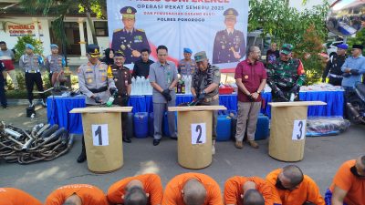 Polres Ponorogo Musnahkan 500 Liter Miras, Ratusan Knalpot Brong, dan Bahan Peledak Hasil Operasi Pekat