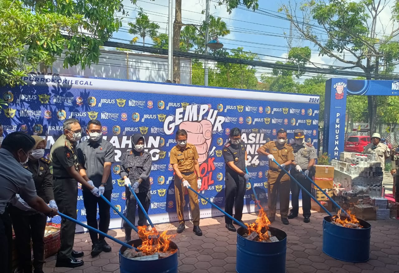 Satpol PP Tulungagung Amankan 500 Ribu Batang Rokok Ilegal, Penyerapan Anggaran DBHCHT Tak Maksimal!