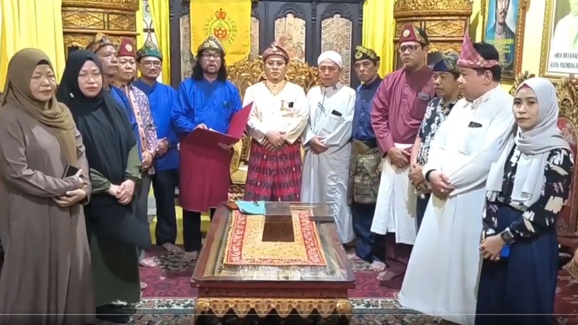 Sultan Palembang Tuntut Willie Salim Usai Konten Bagi-bagi Rendang Viral di Medsos 