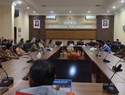 Dilarang Beroperasi! Pemilik Usaha Kafe dan Karaoke di Tulungagung Geruduk Kantor DPRD
