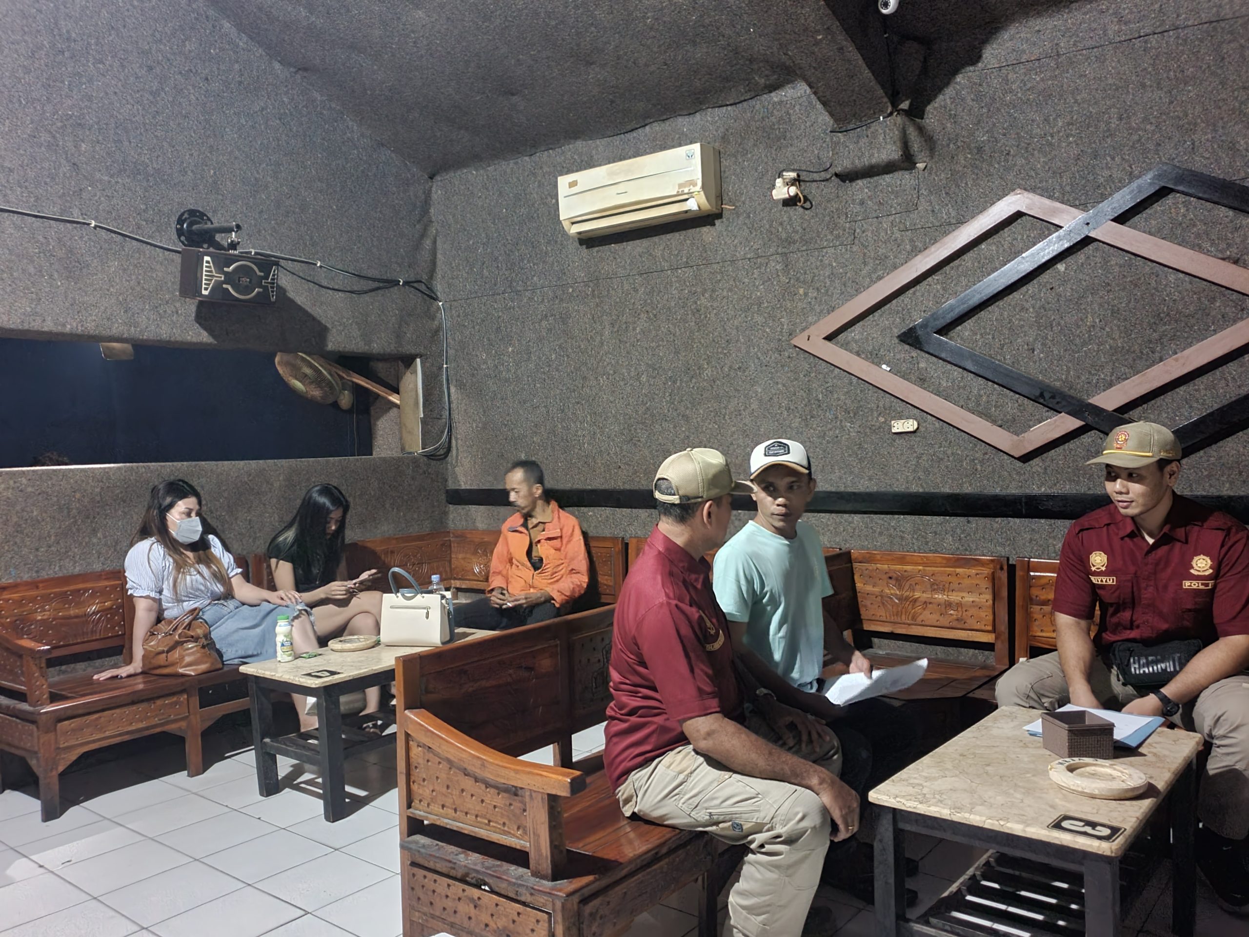 Tak Patuh Edaran Bupati! Sejumlah Cafe Karaoke di Tulungagung Disidak Petugas