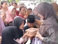 PKK Kelurahan Gayam Bagikan 700 Takjil Gratis, Tradisi Berbagi di Bulan Ramadan