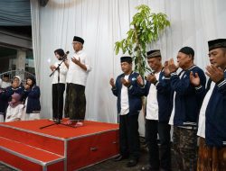 Berangkatkan Umroh Relawan, Mbak Vinanda-Gus Qowim Titip Doa untuk Kota Kediri