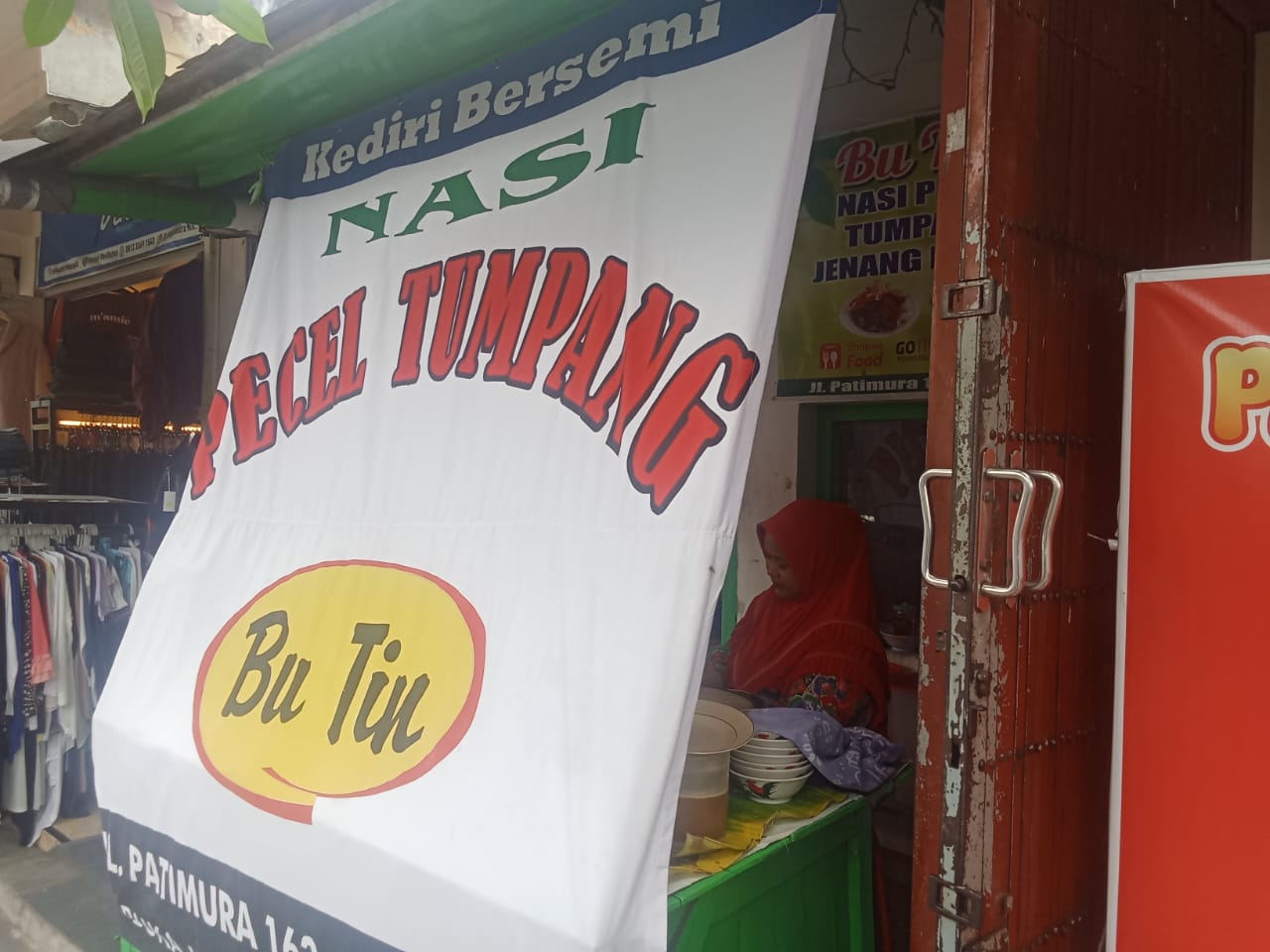 Harga Cabai Meroket, Pedagang Nasi Pecel di Kediri Bertahan dengan Harga Standar