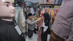 Kapolres Blitar Ajak Anak Yatim Berbelanja Pakaian Baru di Bulan Ramadan