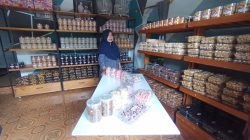 Kue Mawar Jadul Susilorini: 37 Tahun Eksis, Tembus Pasar Hingga Papua