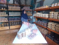 Kue Mawar Jadul Susilorini, 37 Tahun Eksis, Tembus Pasar Hingga Papua