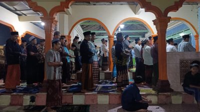 Tradisi Tarawih Kilat di Ponpes Mambaul Hikam, 23 Rakaat Hanya 10 Menit