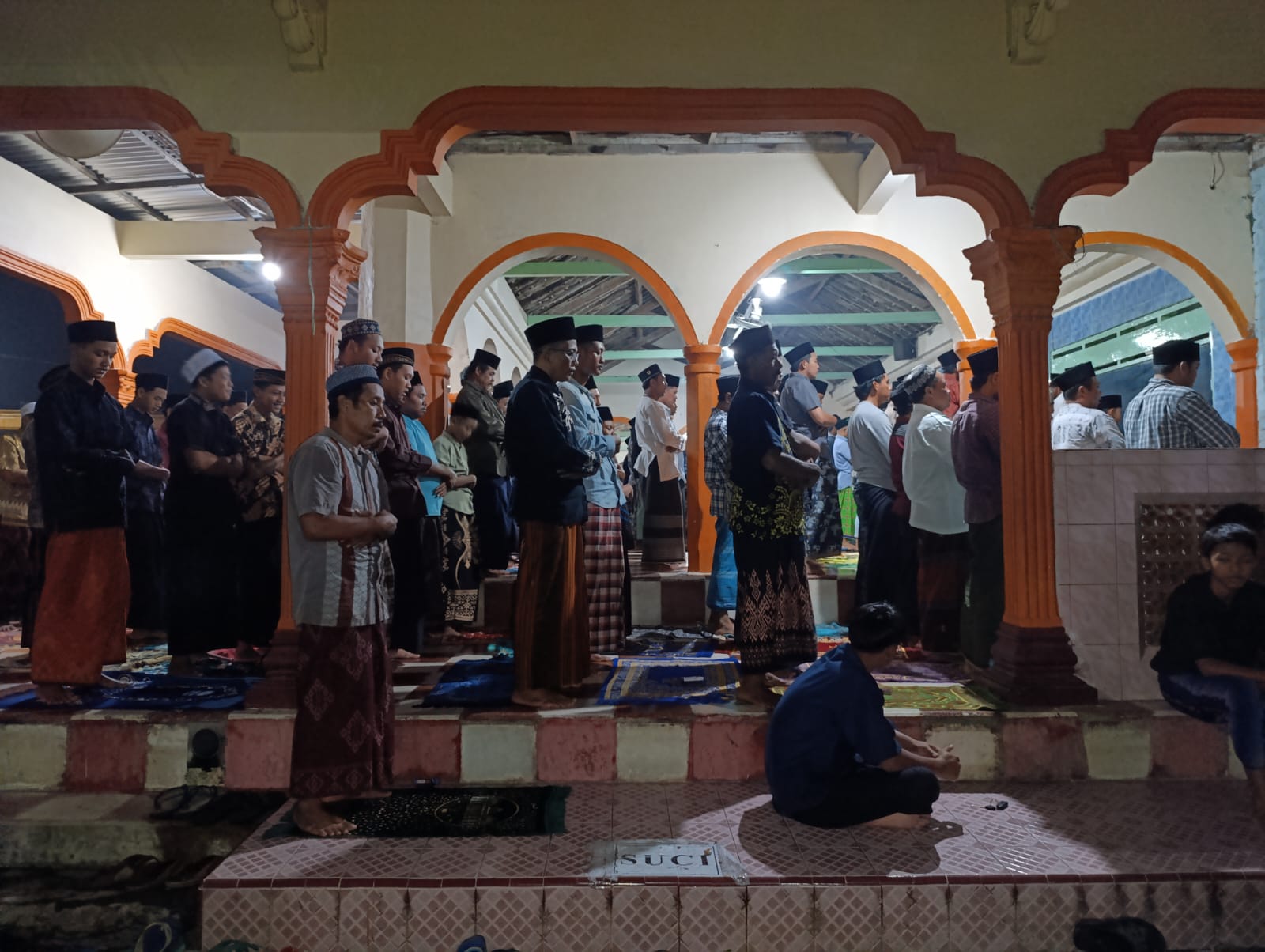 Tradisi Tarawih Kilat di Ponpes Mambaul Hikam, 23 Rakaat Hanya 10 Menit