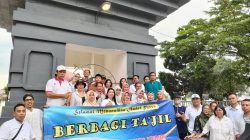 DPC HIPKI/HISPPI Kota Kediri Bagikan Takjil Gratis, Warga Antusias di Depan TMP