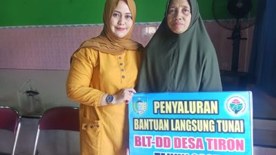 Horee, BLT-DD Desa Tiron Disalurkan Jelang Lebaran, Warga Terima Rp 900 Ribu