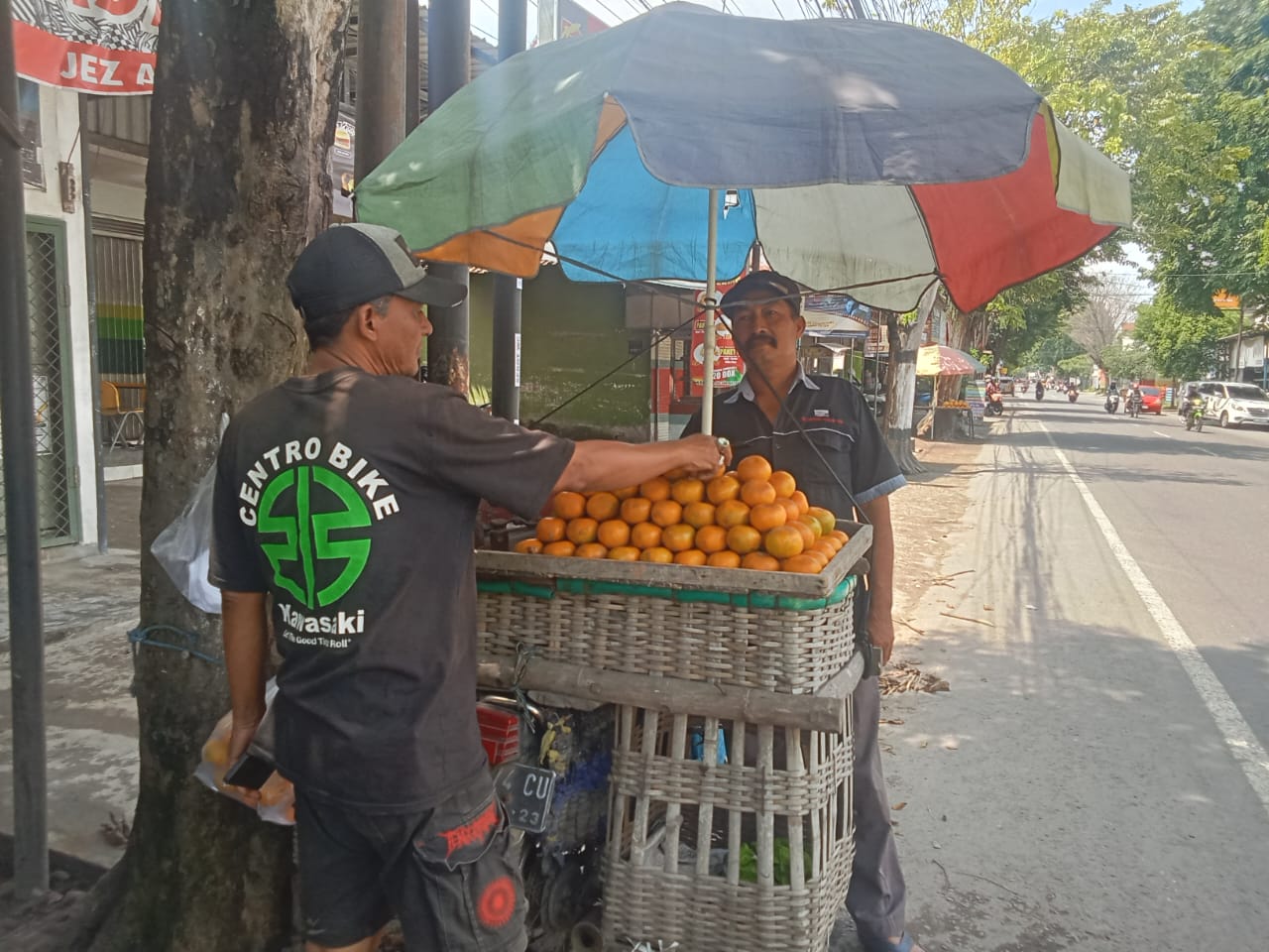 Harga Buah Melonjak Jelang Lebaran, Pedagang Mengeluh Sepi Pembeli