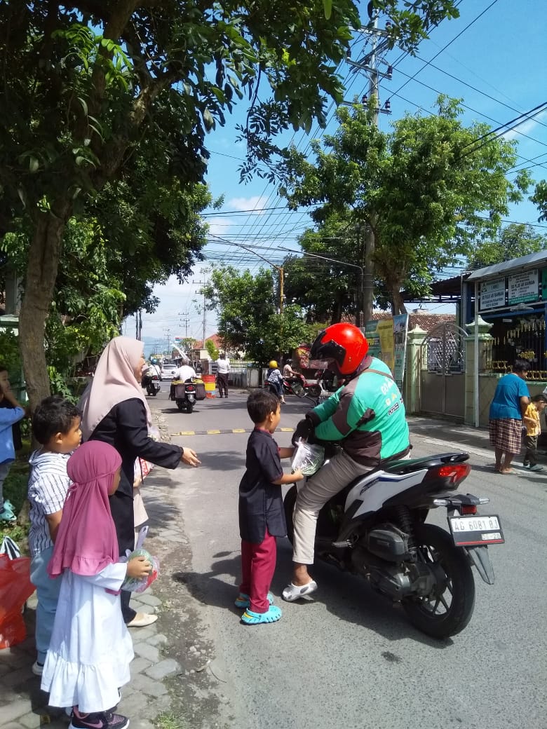 Playgroup dan TK Plus Arahman Banaran Berbagi Sayur, Tanamkan Kepedulian Sejak Dini