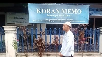 Tetap Profesional, Kepala Security Koran Memo Group Tunaikan Sholat Idul Fitri 1446 H