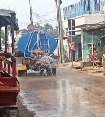 Jalan Berlumpur di Sambirejo, Pemdes Tiron dan BPD Tindak Lanjuti Keluhan Warga